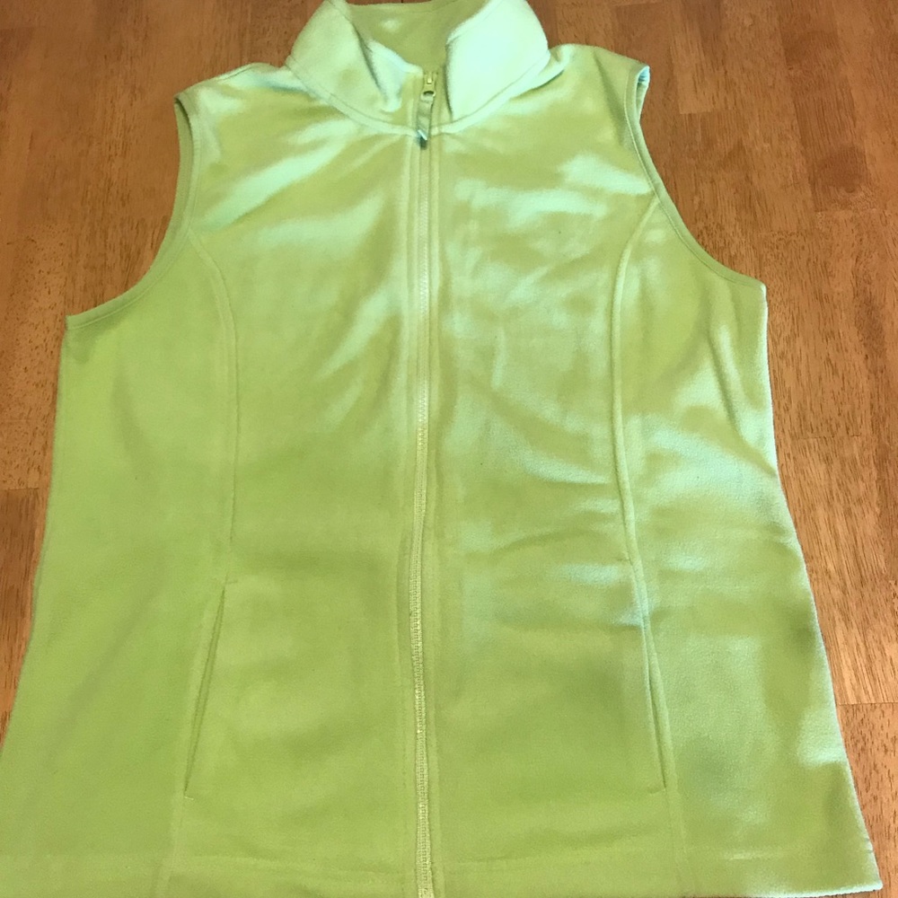 Green felt Vest by Made for life
